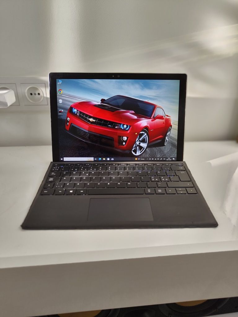 Планшет microsoft surface pro 4/i5 6300u/8 ГБ/SSD 256 ГБ/2К