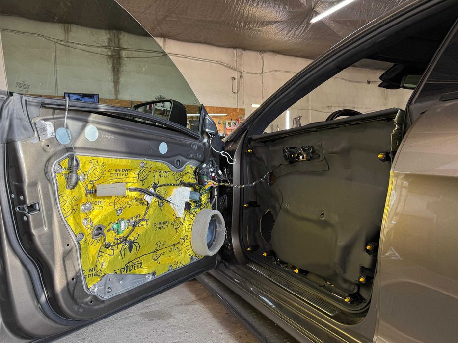 Wygłuszenie auta, Wytłumienie, Montaż car audio, Montaż radii android