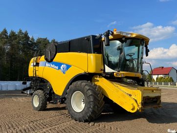 Kombajn New Holland CX8070