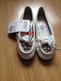 Sapatos zara brancos para menina com etiqueta nº 33