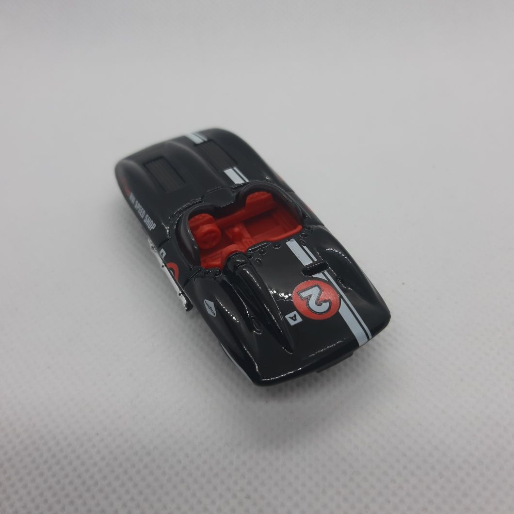 Hot Wheels Corvette Stingray на резиновых колёсах