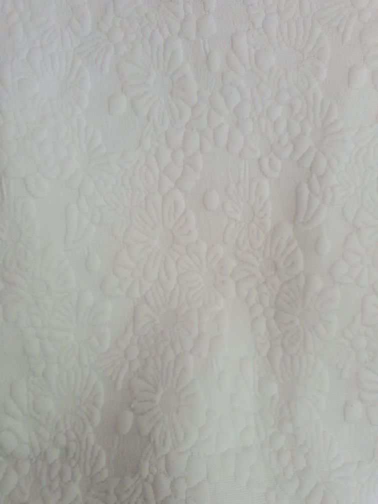 Bluza jesienno wiosenna wyjątkowa biała tłoczony wzór XS/S