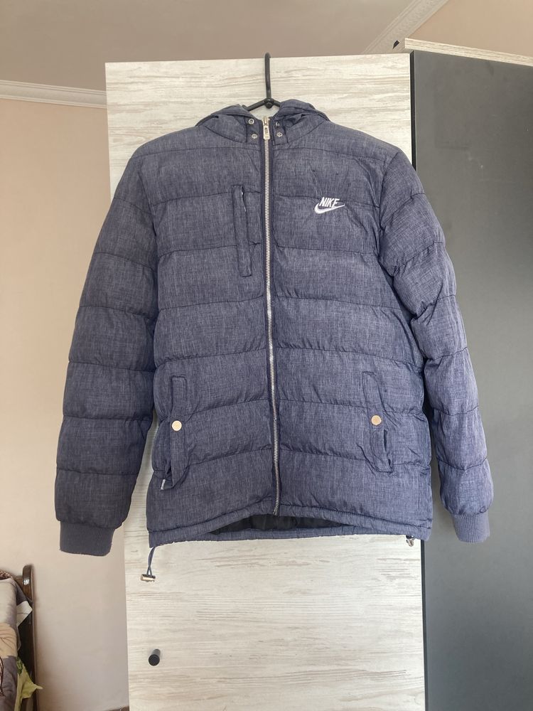 Продам куртку nike доя хлопчика 13-14років