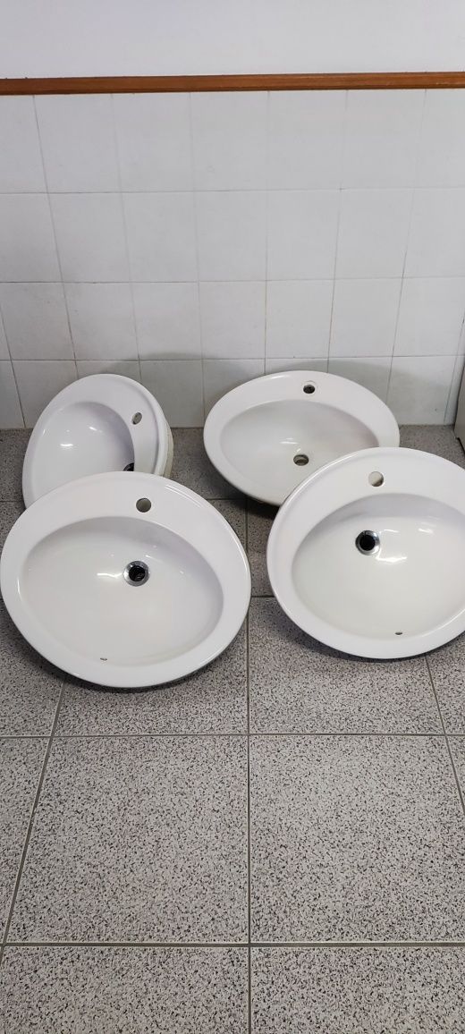 3 lavatórios ovais de encastrar