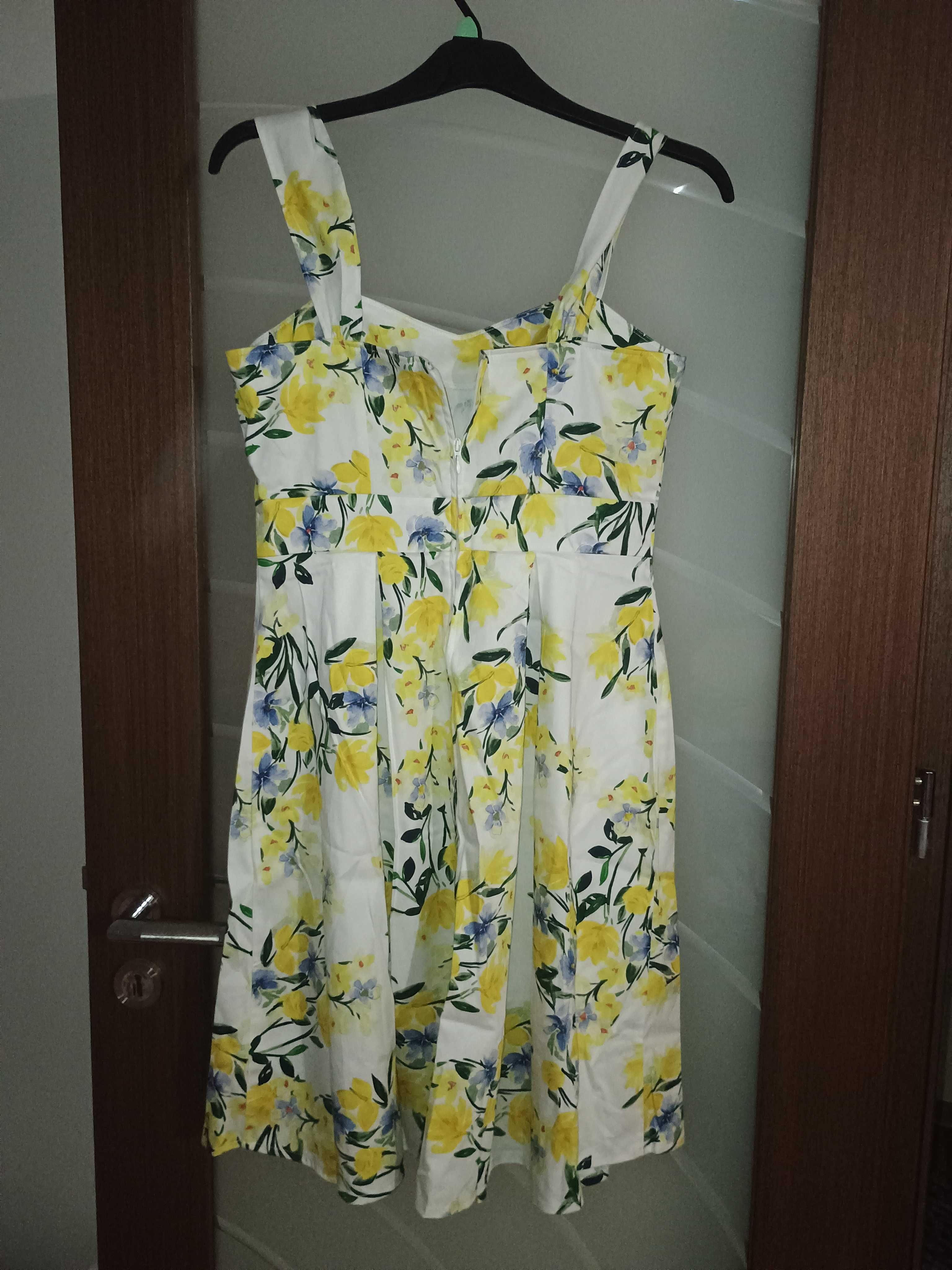 Sprzedam sukienkę używaną rozmiar 38
