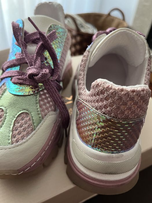 Sapatilhas MLV todas em pele