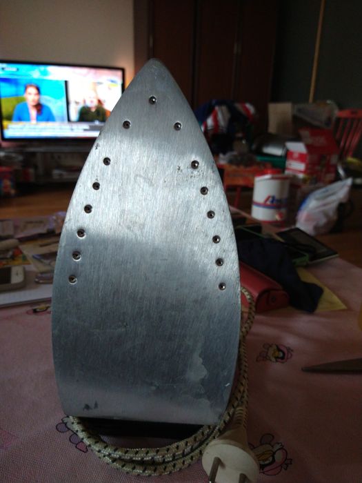 Утюги 1000вт с регулятором пара