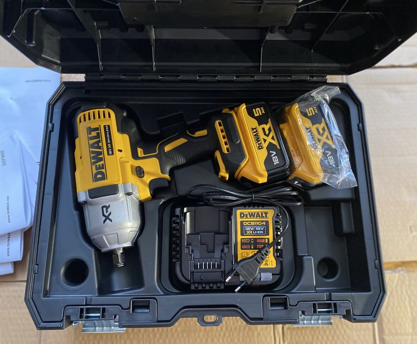 Ударный гайковерт DeWALT DCF900P2T