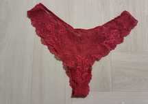 Koronkowe czerwone sexy stringi M