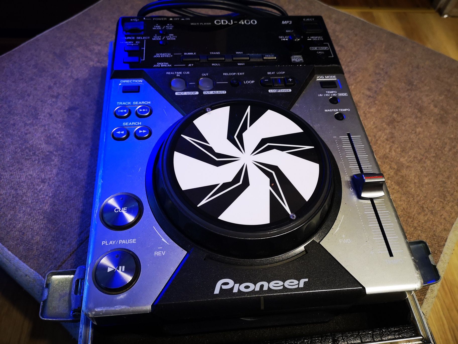 Pioneer CDJ-400 + case