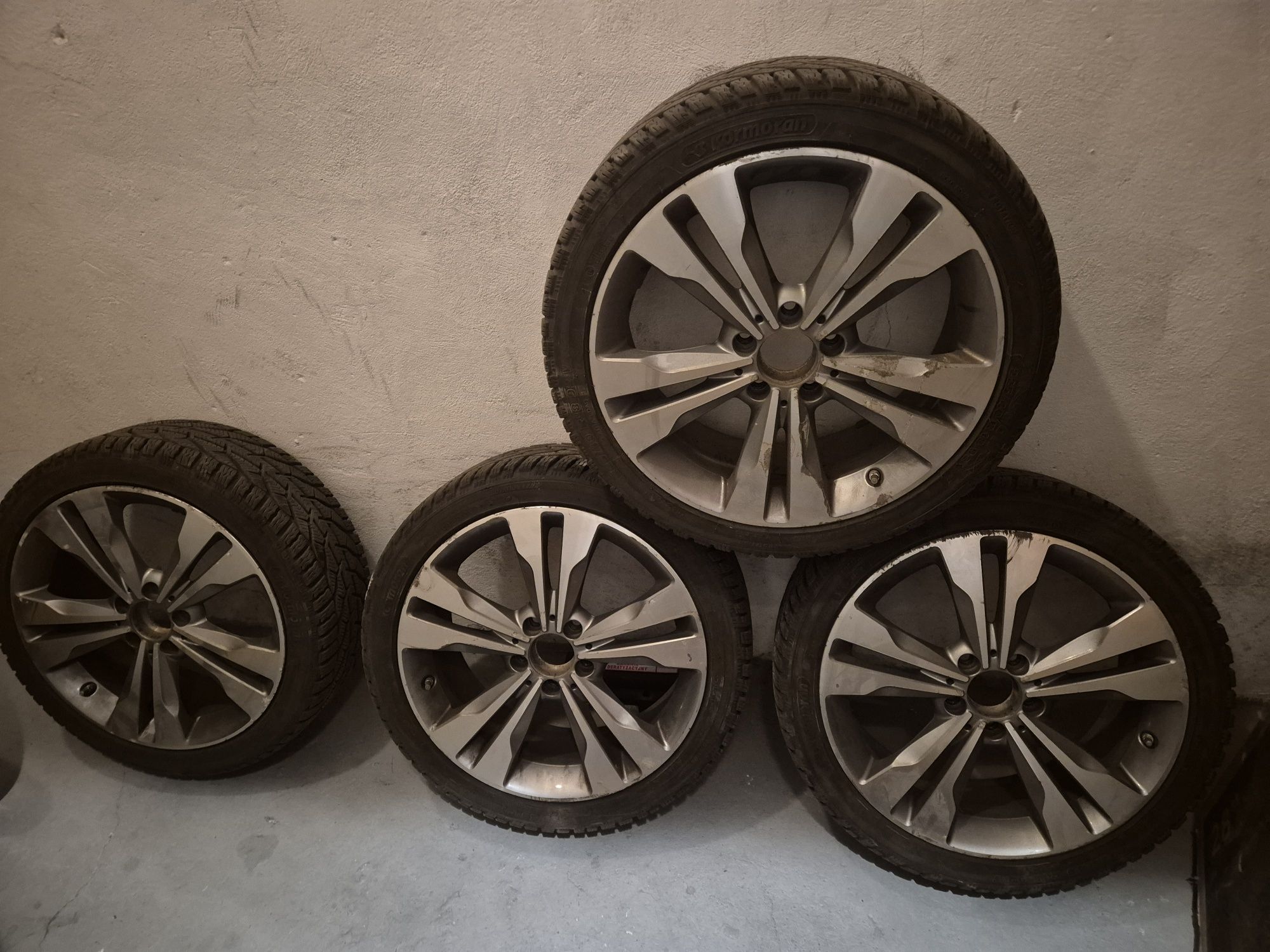 Kola mercedes 18cali