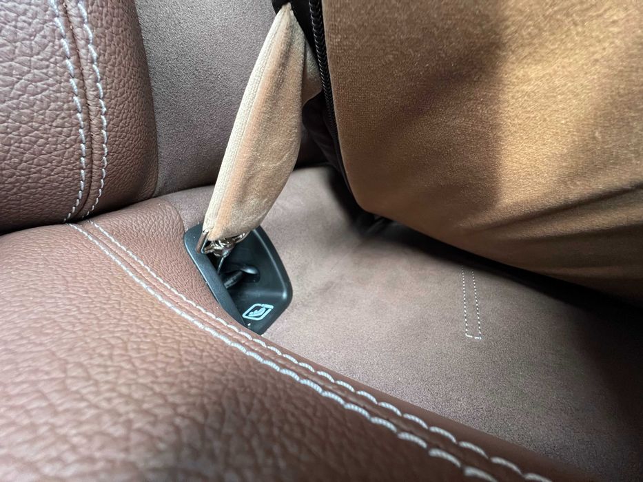 Fotelik samochodowy dla psa 55 x 45 cm kolory do wyboru system ISOFIX