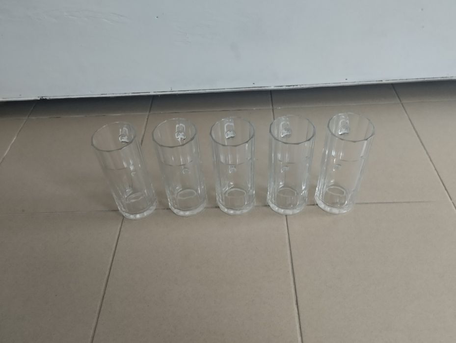 17 Canecas de cerveja