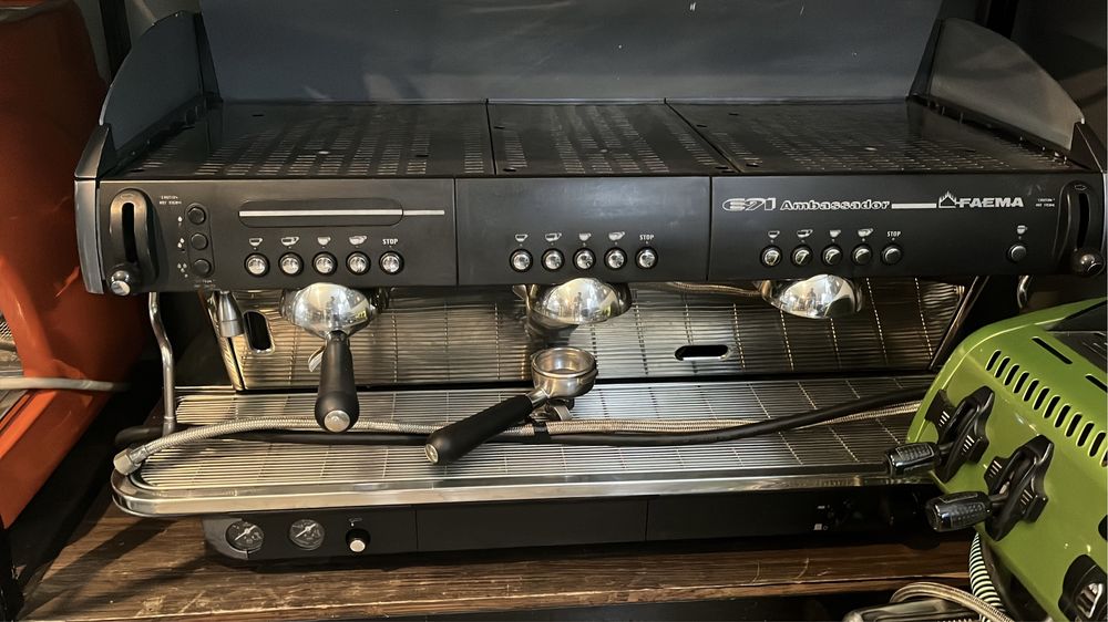 Безкоштовна оренда кавоварка +кавомолка