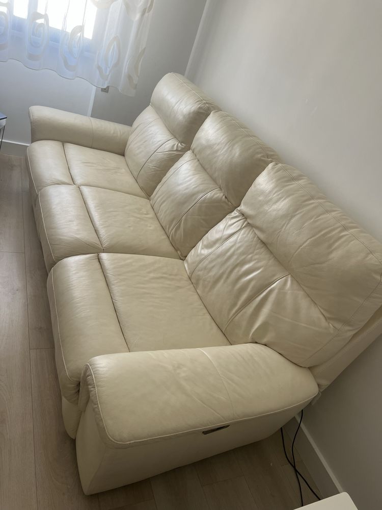 Sofá Chateau d’Ax em pele 3 lugares com 2 relax elétricos