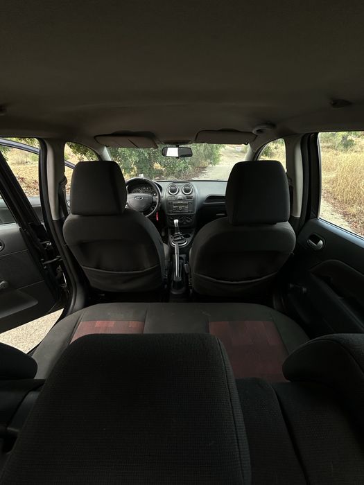 Carro Ford Fiesta 2006