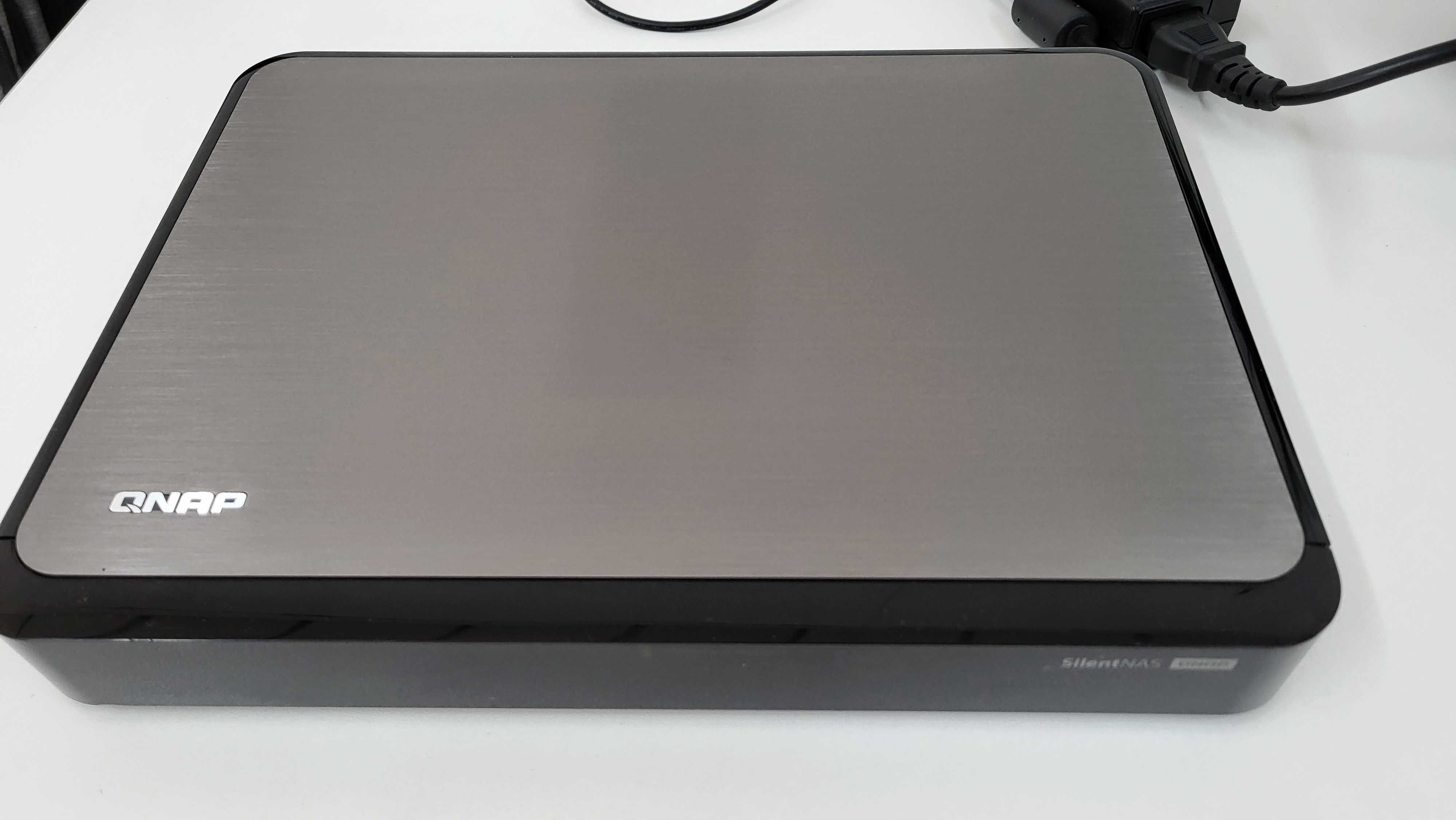 Сетевое хранилище + HDD 2ТВ QNAP HS-251+ , сервер, медиа сервер.