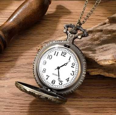 Retro zegarek kieszonkowy kwarcowy na łańcuszku Vintage konie prezent