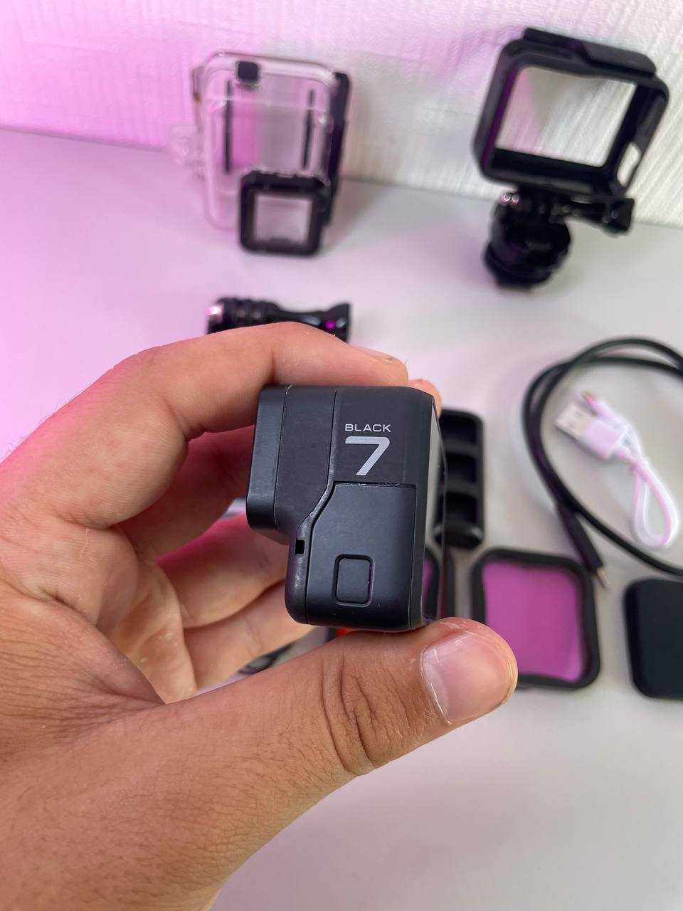 Екшн камера GoPro HERO7 Black з комплектом