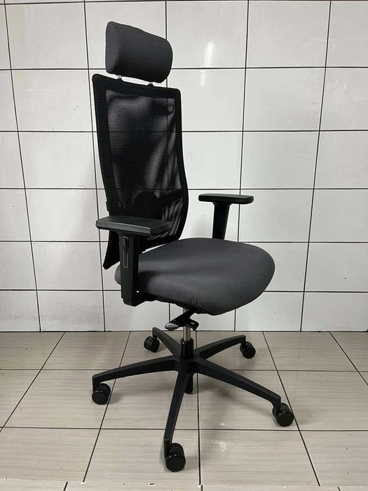 Fotel biurowy obrotowy ergonomiczny Dauphin TakeOver szary zagłówek