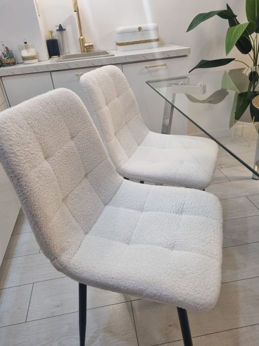 Sprzedam zestaw stół +4 krzesła