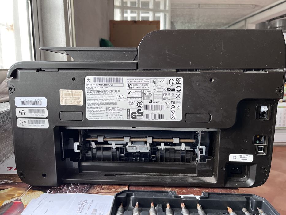 HP Officejet Pro 8600 + 30€ Tinteiros