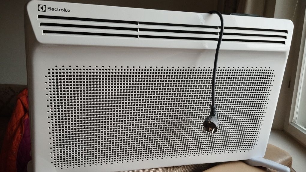 Електричний конвективно-інфрачервонй обігрівач Electrolux EIH/AG2-2000