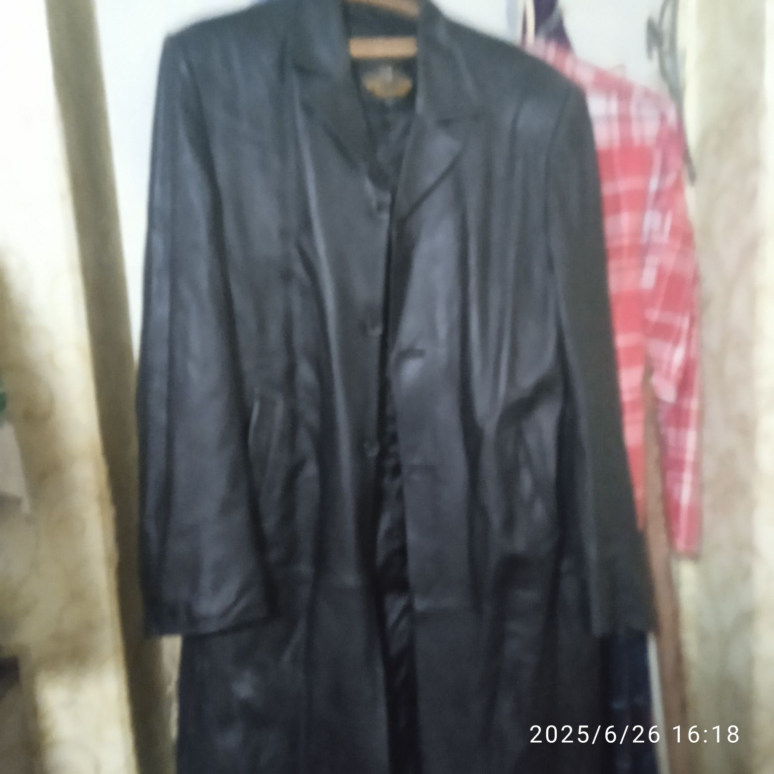 Продам новый кожаный мужской плащ.