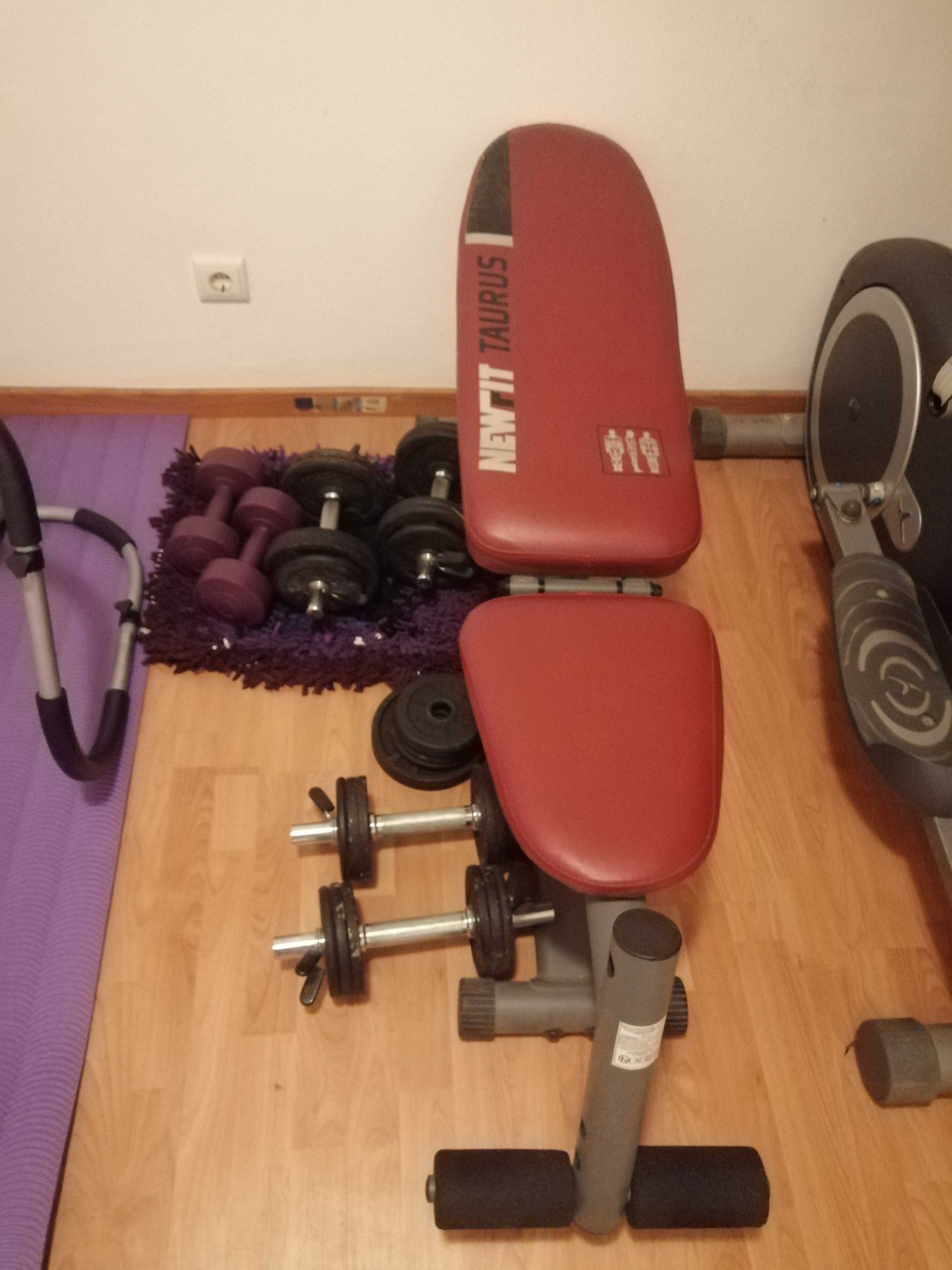 Equipamento de musculação e cardio