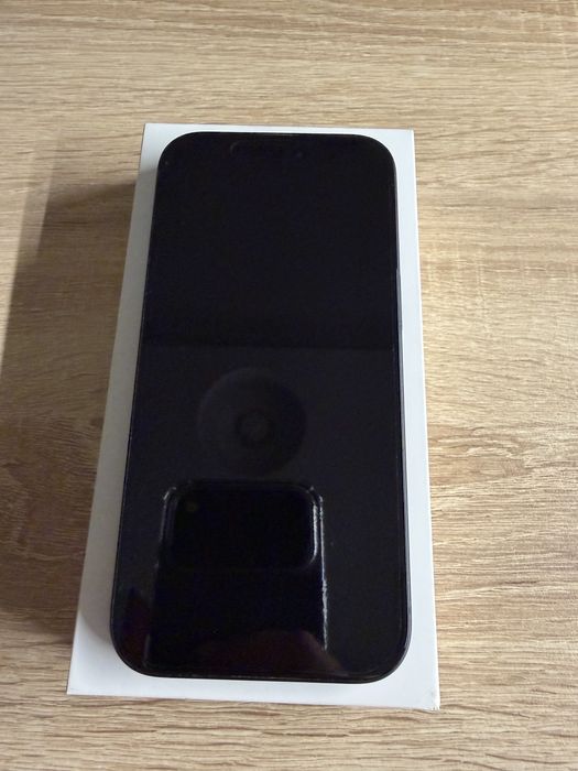 Iphone 15 128 GB, bateria 88%