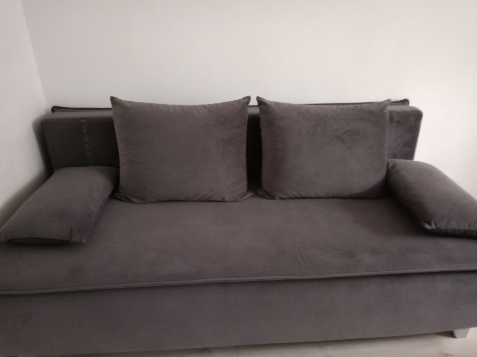 Sofa rozkładana 2m×165 łóżko z poduszkami