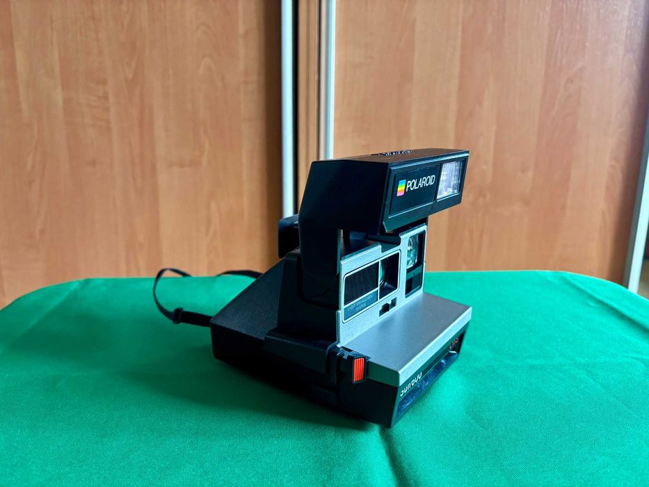 Polaroid Sun 600 LMS - культовий момент у твоїх руках!