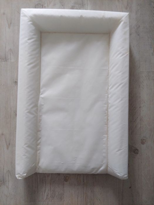 Trocador Vädra + 3 capas muda-fraldas