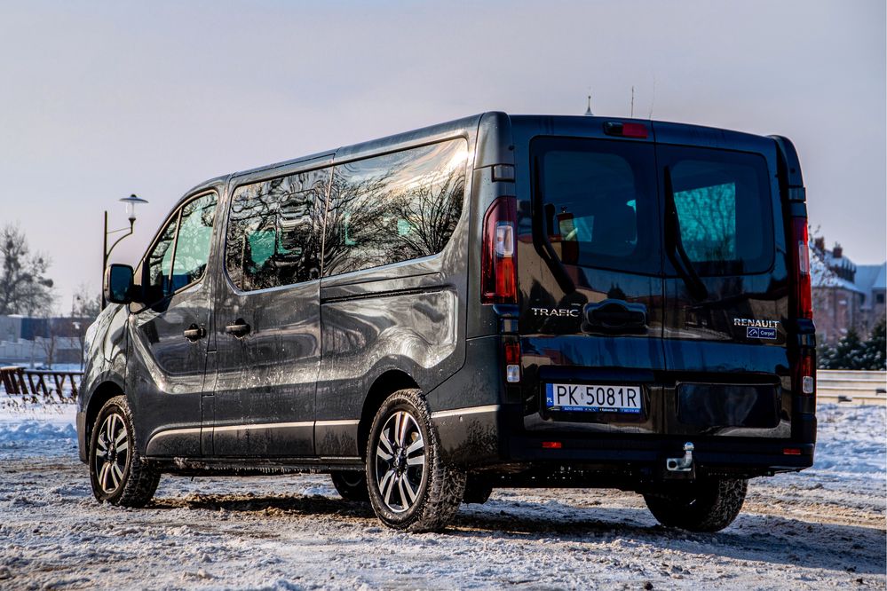 Wynajem busa 9 osobowego wypożyczalnia busów 9 osobowych. Trafic vivar