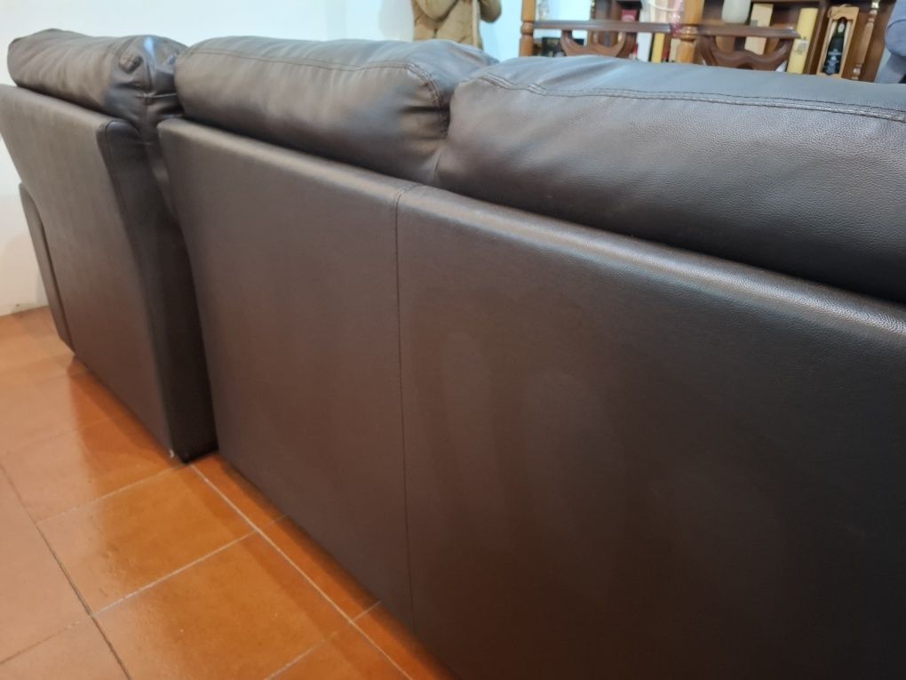 Sofá de pele preto