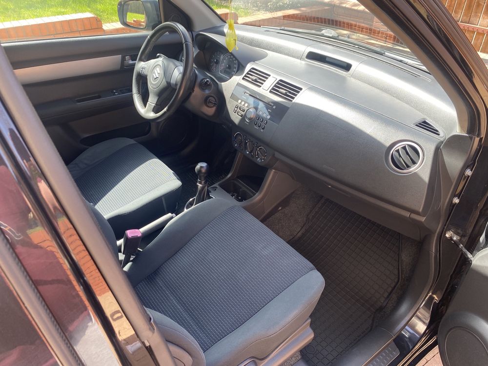 Suzuki Swift 1.3B  Lift 5 drzwi Klima Alumy Bezwypadkowy z Niemiec