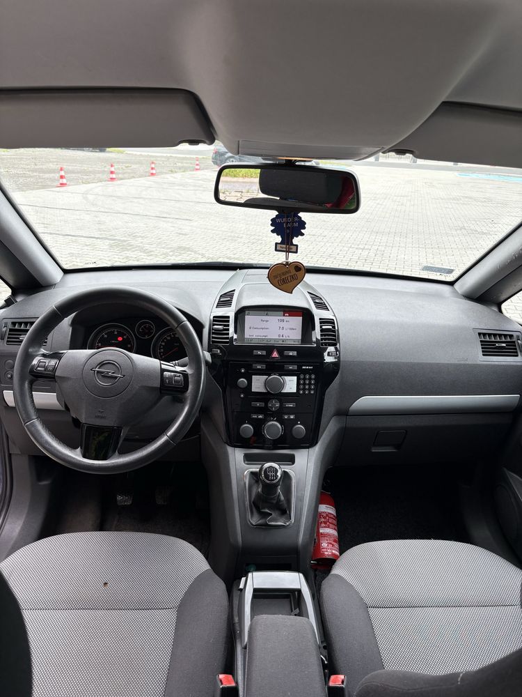 Opel Zafira B 1.7 cdti 110 km 7 osobowy Cosmo Klimatyzacja zadbany