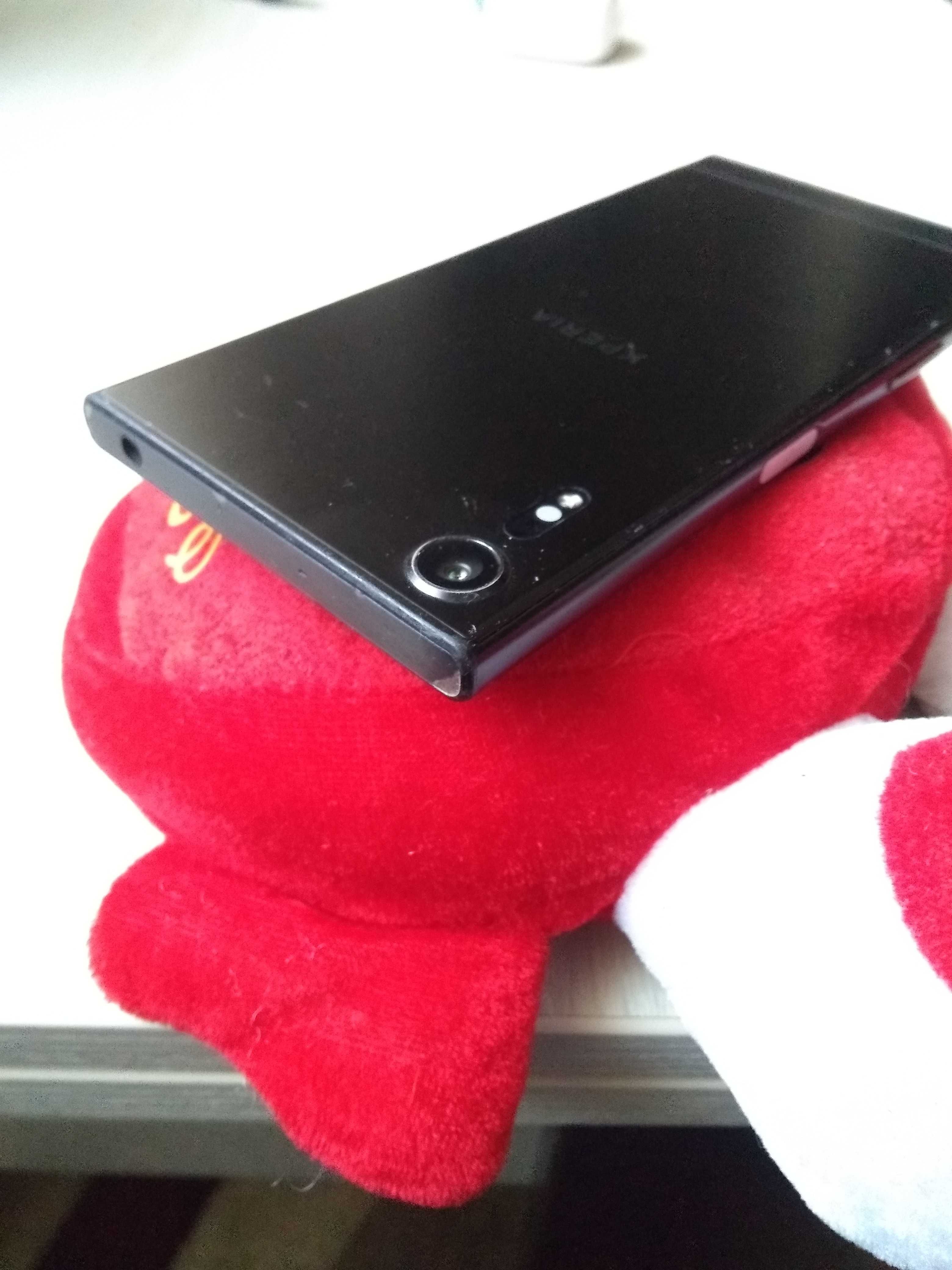 Смартфон, телефон Sony Xperia XZs 4/32GB  (G8231)