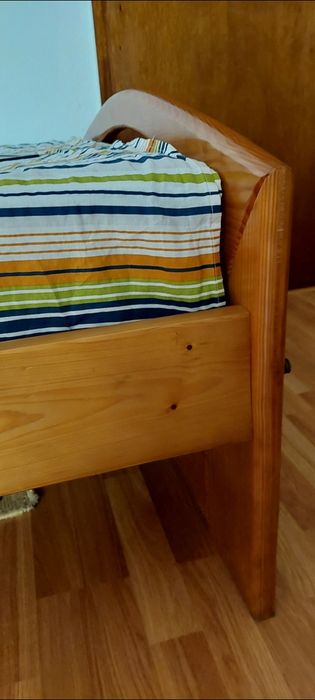 Quarto em pinho mel  solteiro