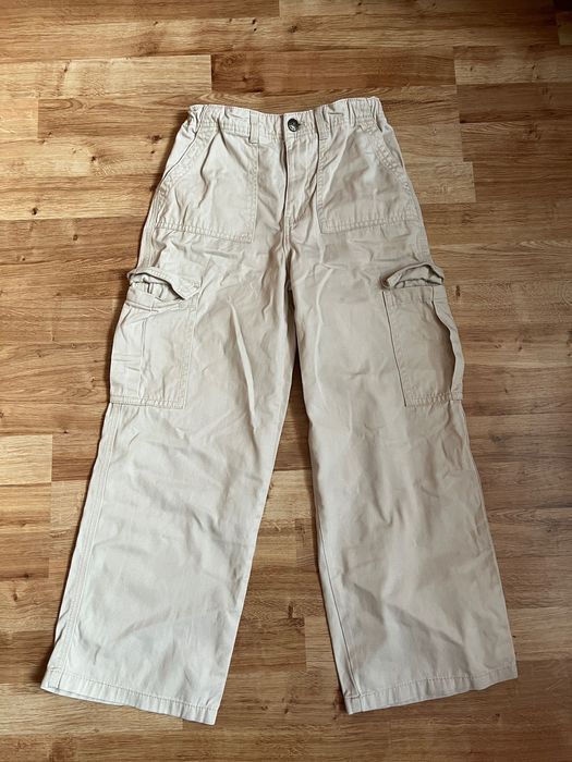 Beżowe bojówki 146