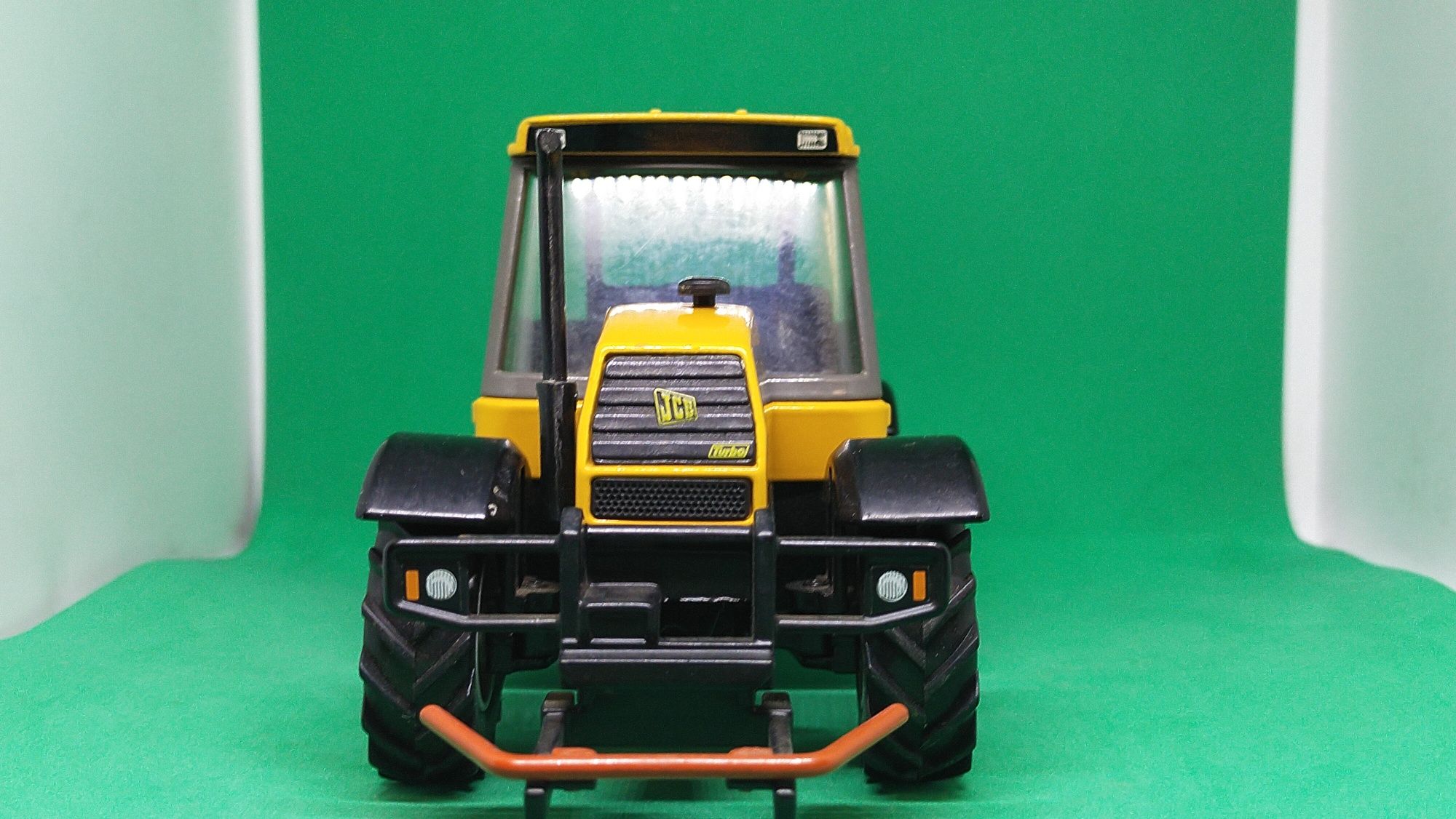 Joal traktor JCB 1:35 jak siku Britains universal hobbies