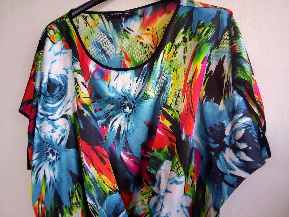 Blusa acetinada com padrão - Ferrache - Tamanho S