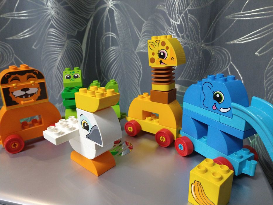 LEGO DUPLO Pociąg ze zwierzątkami 10863