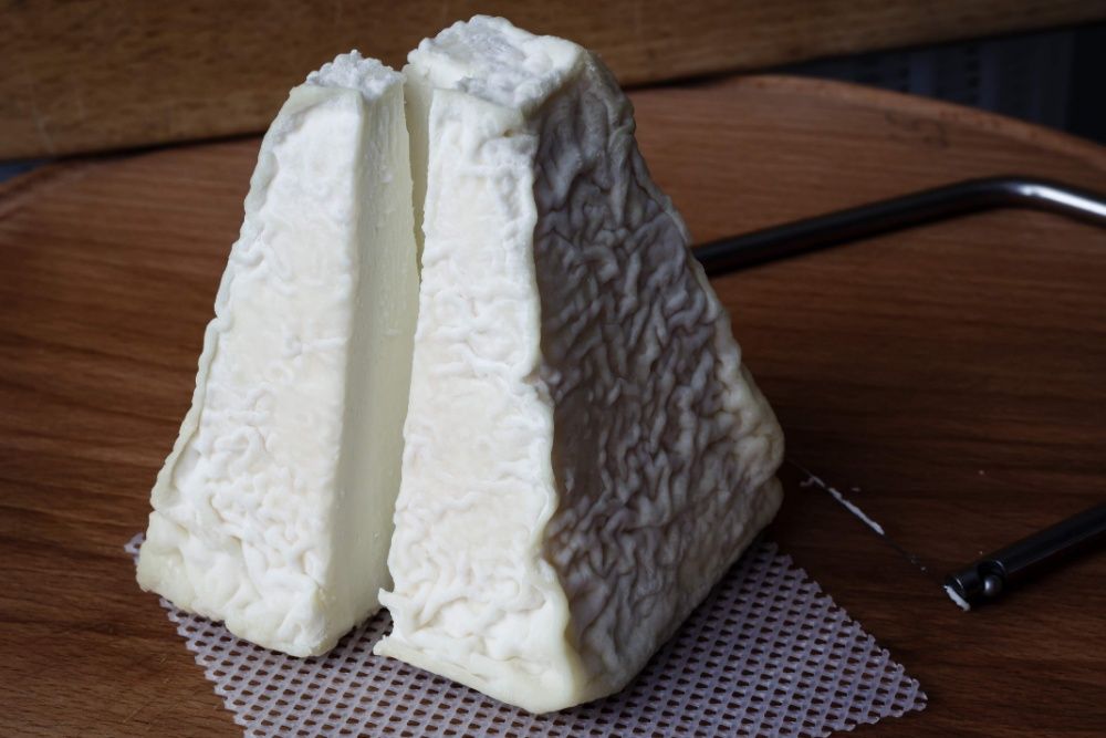 Продам форми для сиру Пуліньї, пірамідка