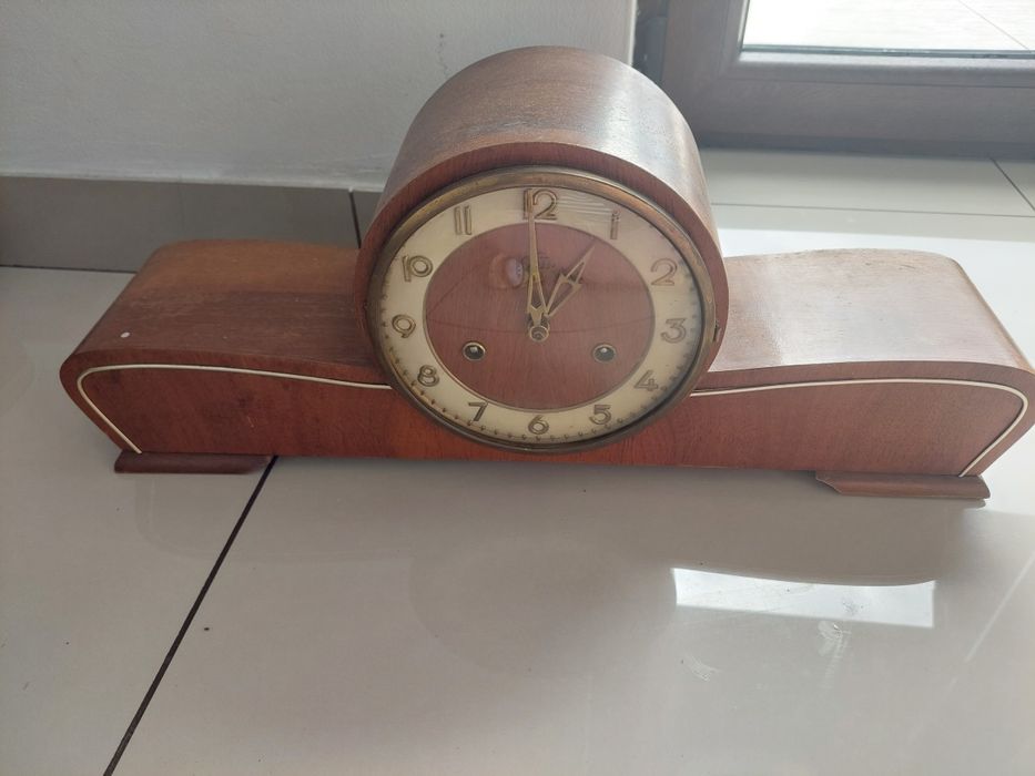 Stary zegar kominkowy