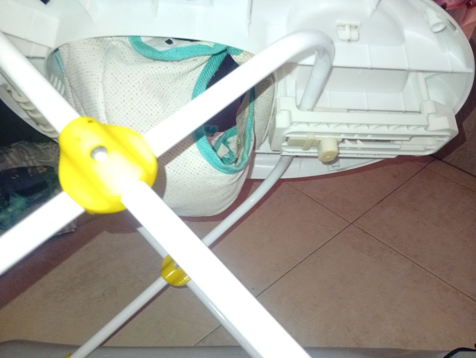 Voador, andador, estação em pé/ stationery, e cadeira de refeicao.