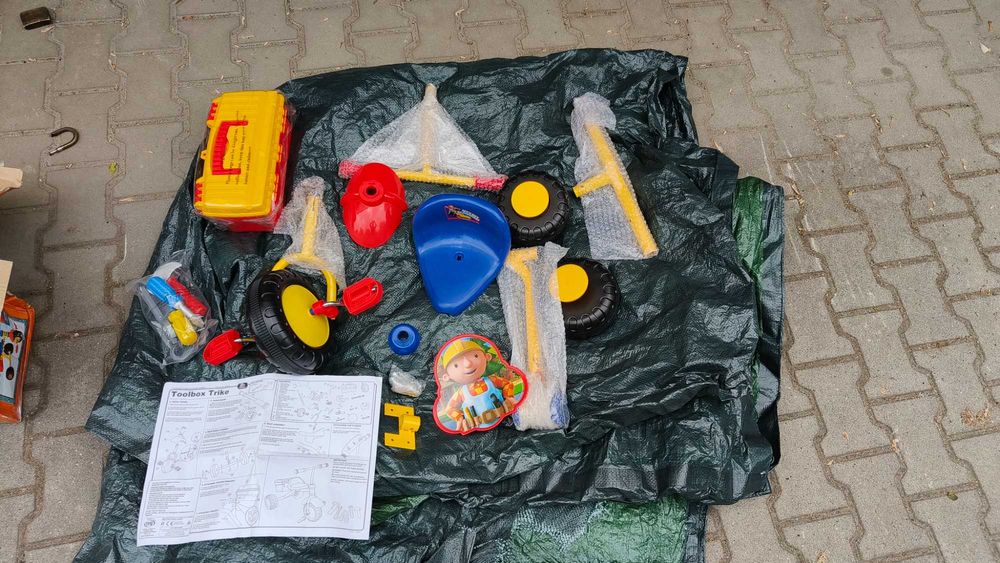 Rowerek trójkołowy marki "Bob Budowniczy"