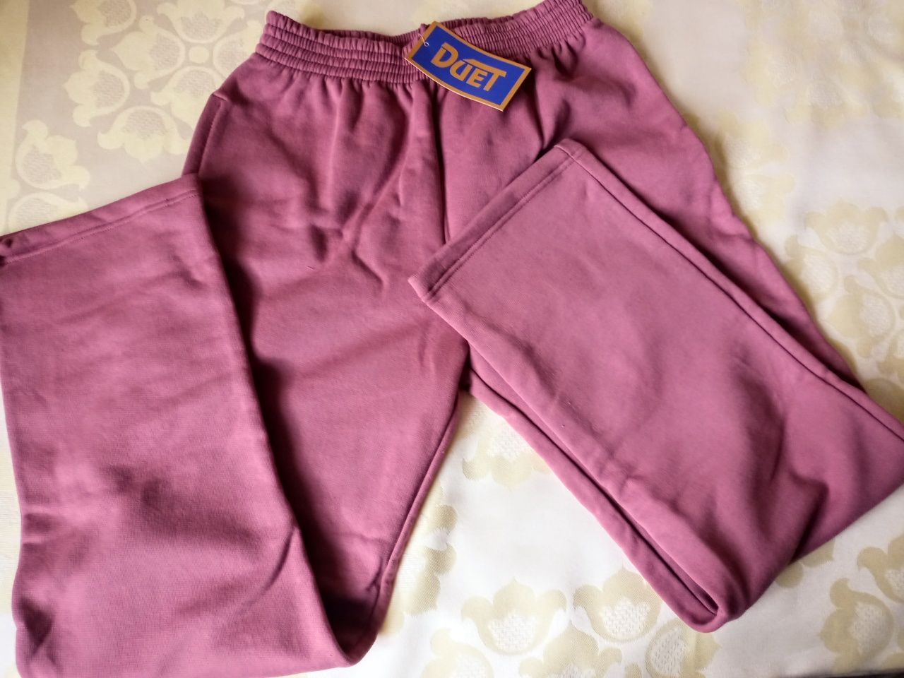 Nowe, damskie spodnie dresowe r. 38