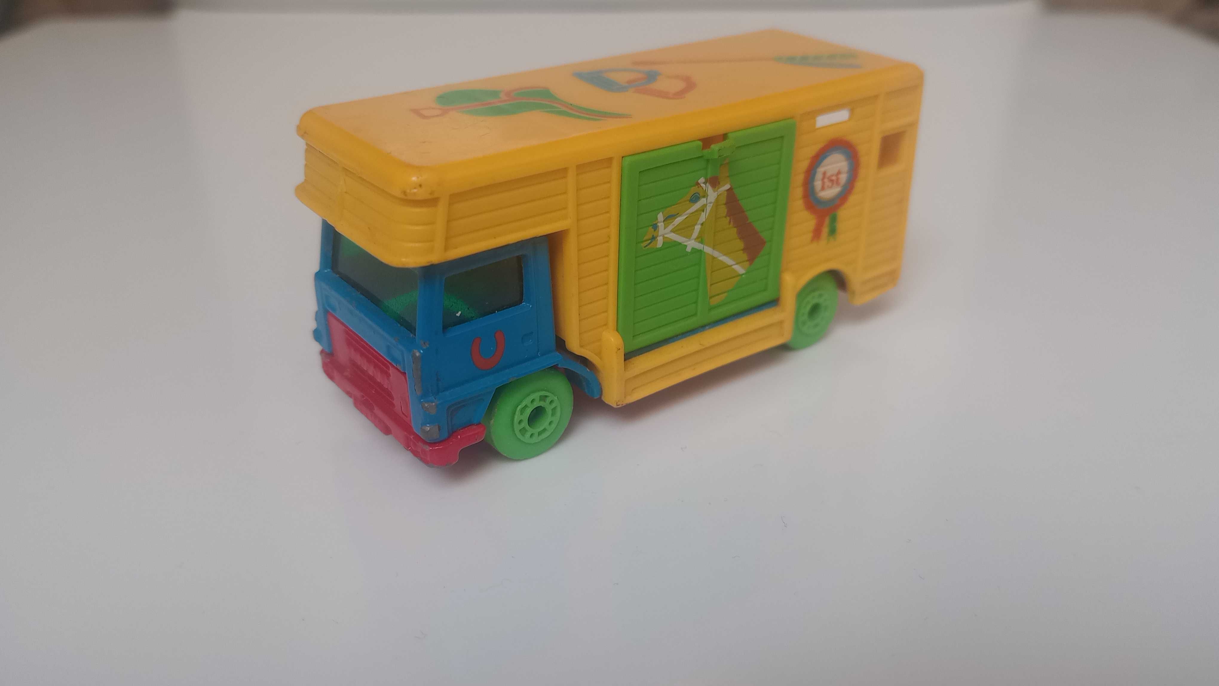 Matchbox Bedford horse box