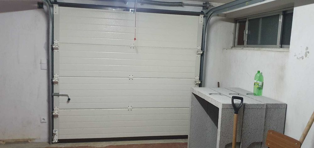 Portão de garagem semi-novo